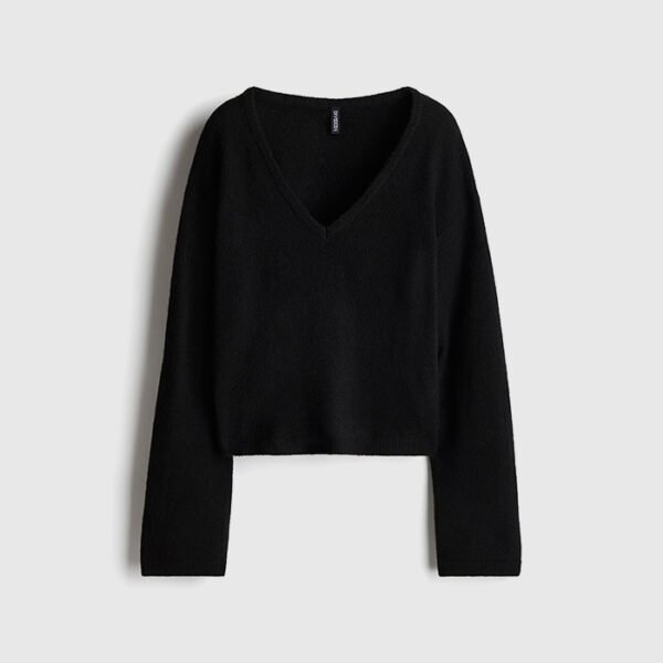 Fine-knit V-neck jumper